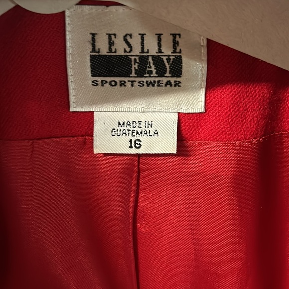 Leslie Fay Sportswear, ladies blazer, lipstick, red, black collar&Lapel, sz 16 - Picture 6 of 13